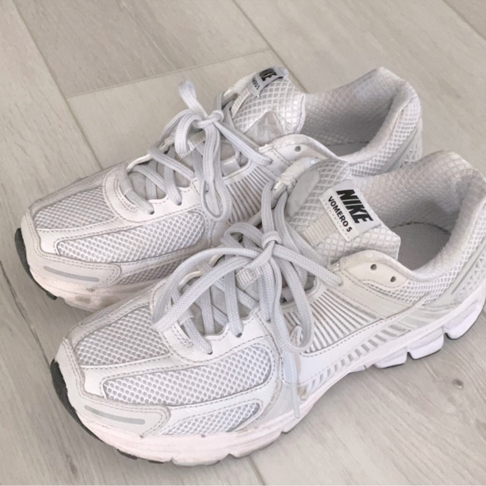 Nike vomero 5
